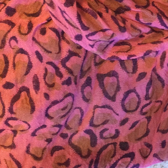 Leopard scarf - Picture 5 of 5